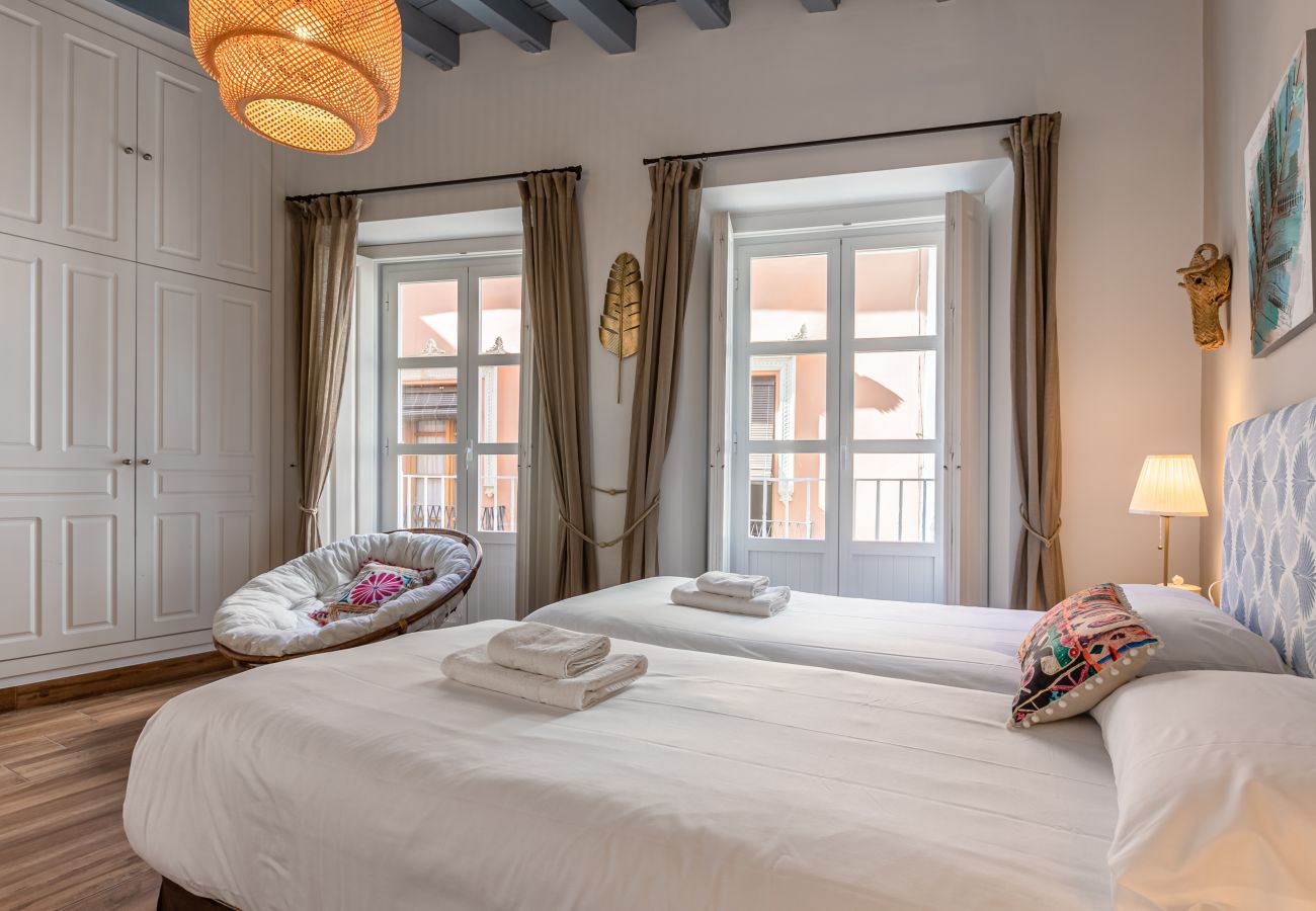 Apartment in Seville - Mansión Blue Catedral Deluxe 2